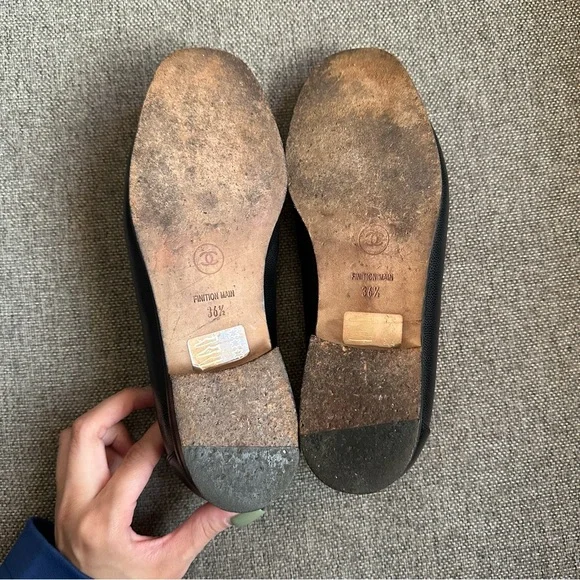 Vintage black Chanel loafers - Picture 7 of 7